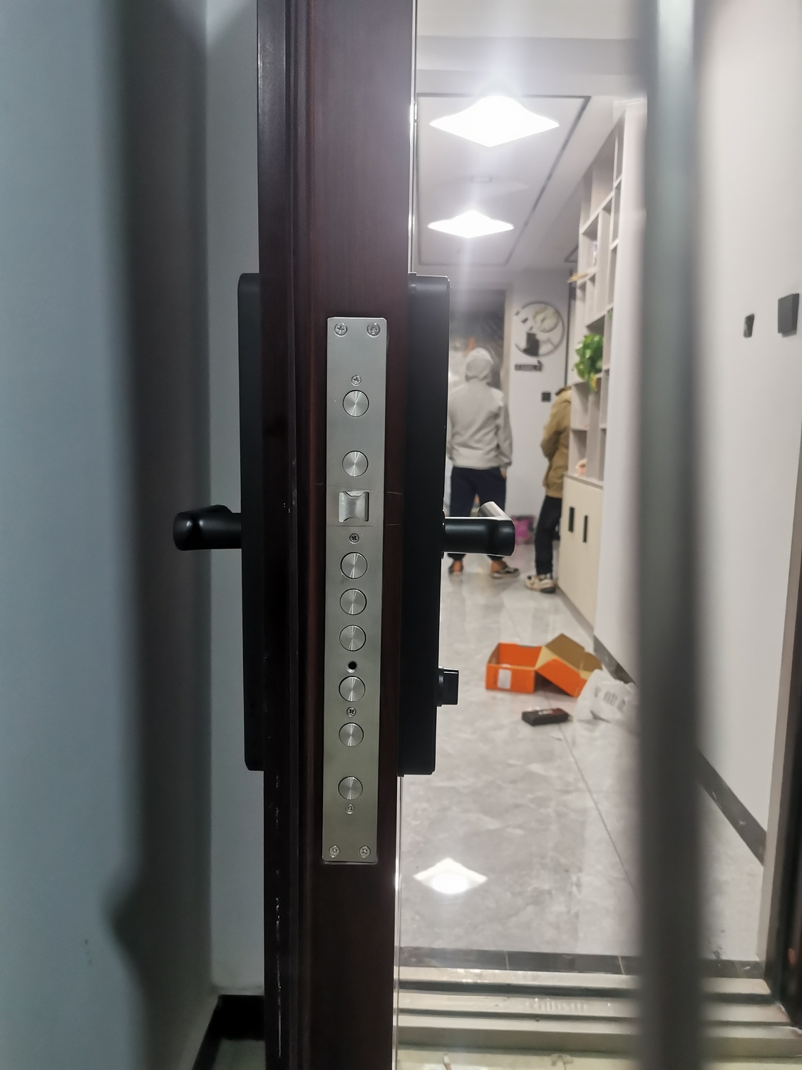 西宁富恒山庄霸王锁安装半自动一握开智能锁￥550贵吗